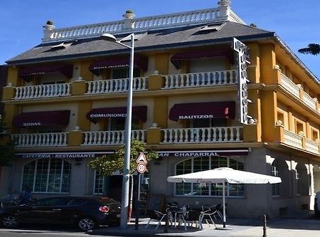 Hotel Don Angel Villanueva de la Canada Exterior photo